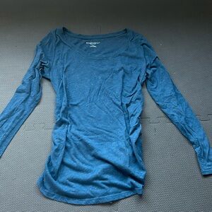Liz Lange Maternity long sleeve blue t shirt size Medium
